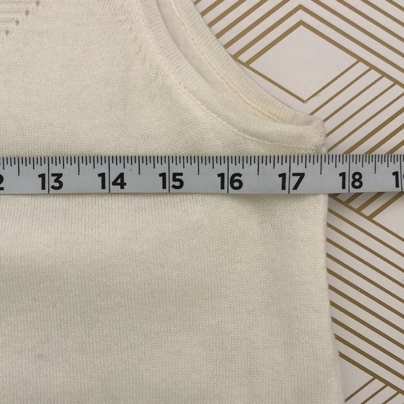 NWT skies are blue tank - Picture 5 of 11